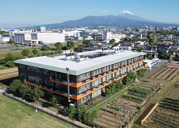 医療法人社団　敬寿会<br>介護老人保健施設　夢の樹の郷